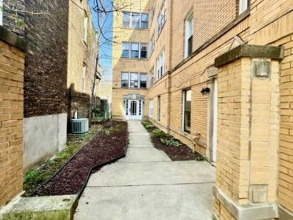 3917 N SOUTHPORT Avenue , Unit 2W, Chicago, IL 60613