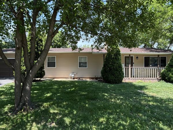 17 Crestview Terrace, Buffalo Grove, IL 60089