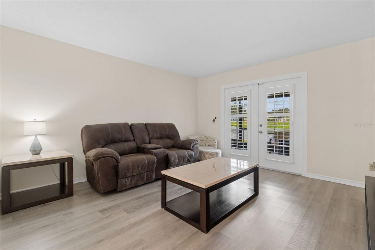 653 Timber Pond Drive , Brandon, FL 33510 Photo