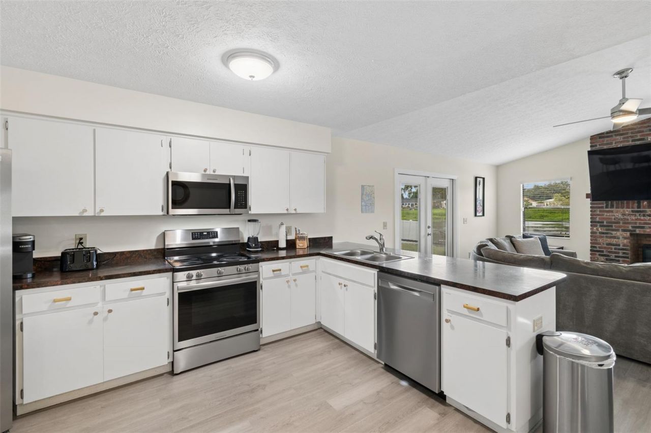653 Timber Pond Drive , Brandon, FL 33510 Photo