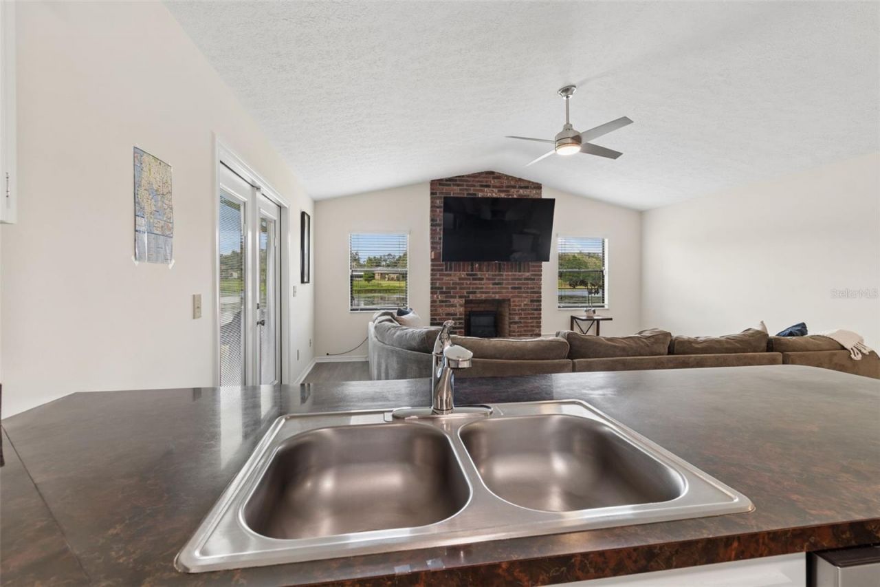 653 Timber Pond Drive , Brandon, FL 33510 Photo