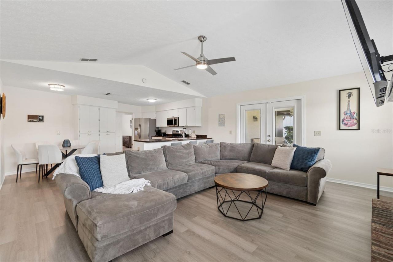 653 Timber Pond Drive , Brandon, FL 33510 Photo