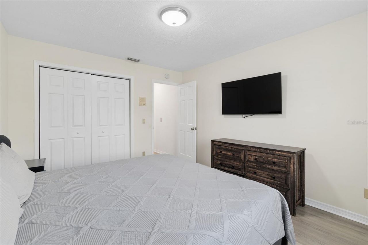 653 Timber Pond Drive , Brandon, FL 33510 Photo