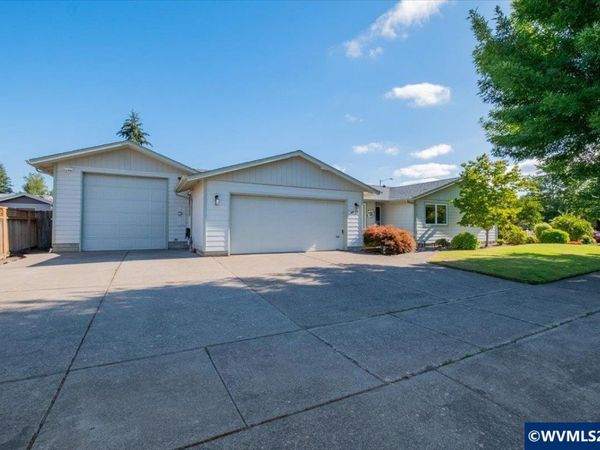 4727 San Francisco Dr NE, Salem, OR 97305
