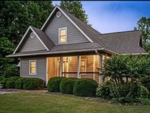 195 Summer Breeze Dr, Smithville, TN 37166