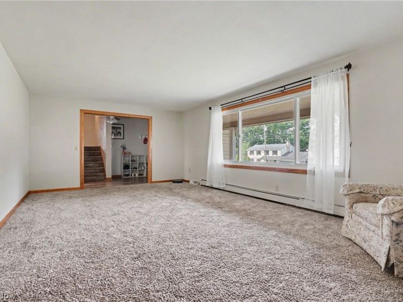 8524 Sleepy Hollow Drive NE, Warren, OH 44484 Photo 6