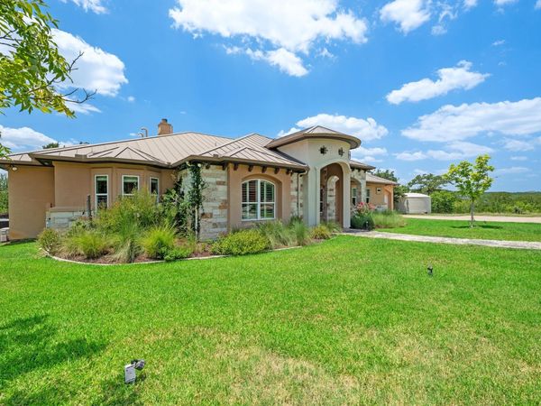 1012 Quail Ridge DR, Dripping Springs, TX 78620