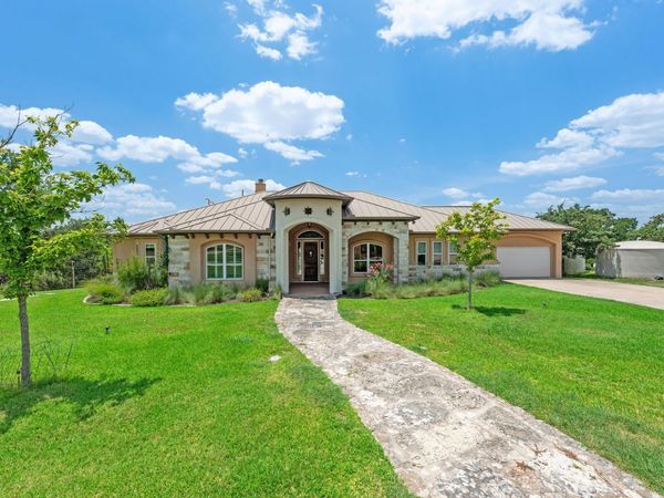 1012 Quail Ridge DR, Dripping Springs, TX 78620