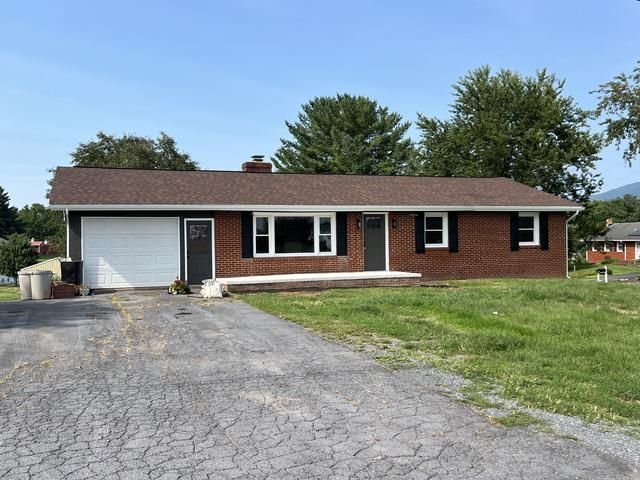 4647 Stella St, Penn Laird, VA 22846 Main Photo