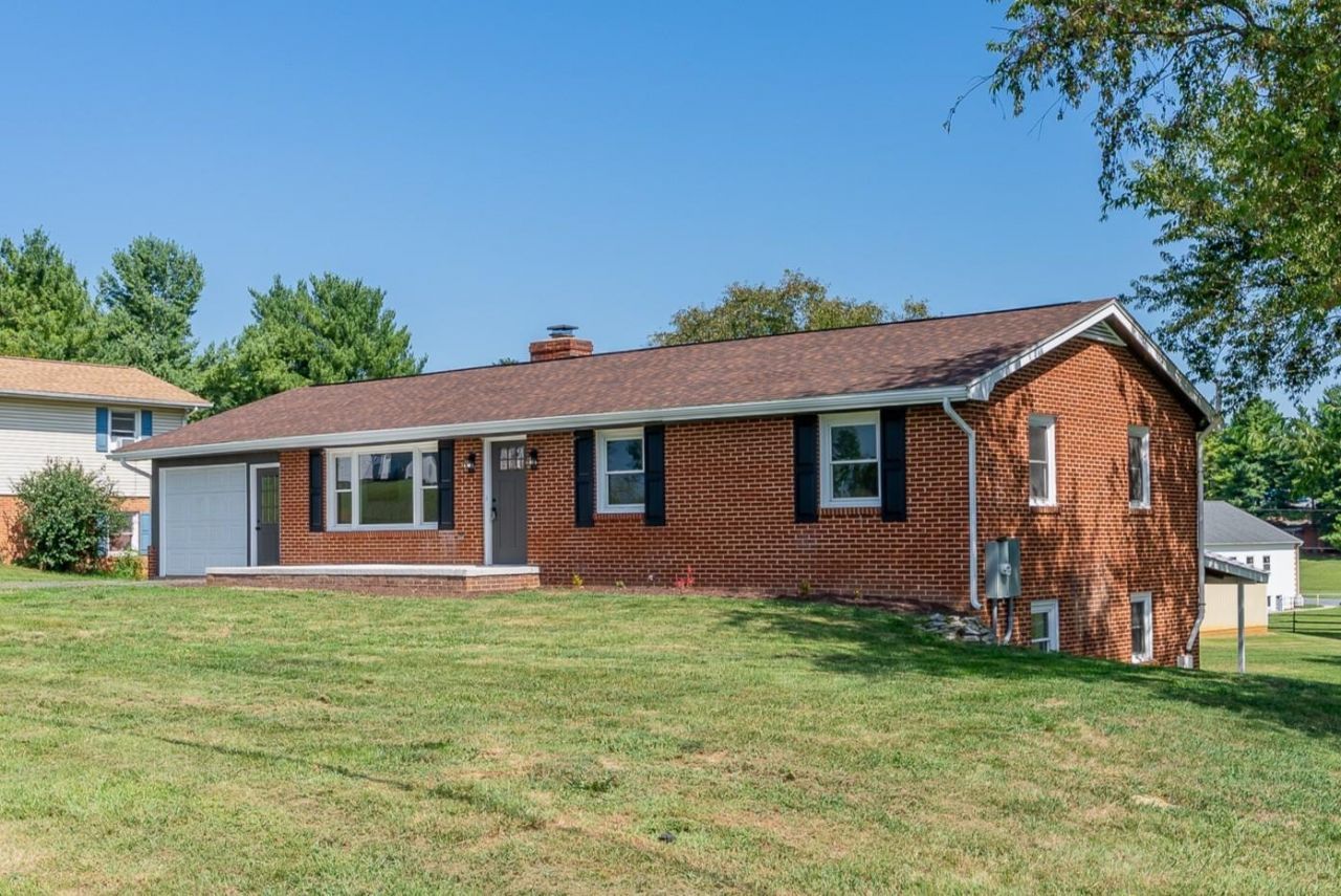 4647 Stella St, Penn Laird, VA 22846 Main Photo