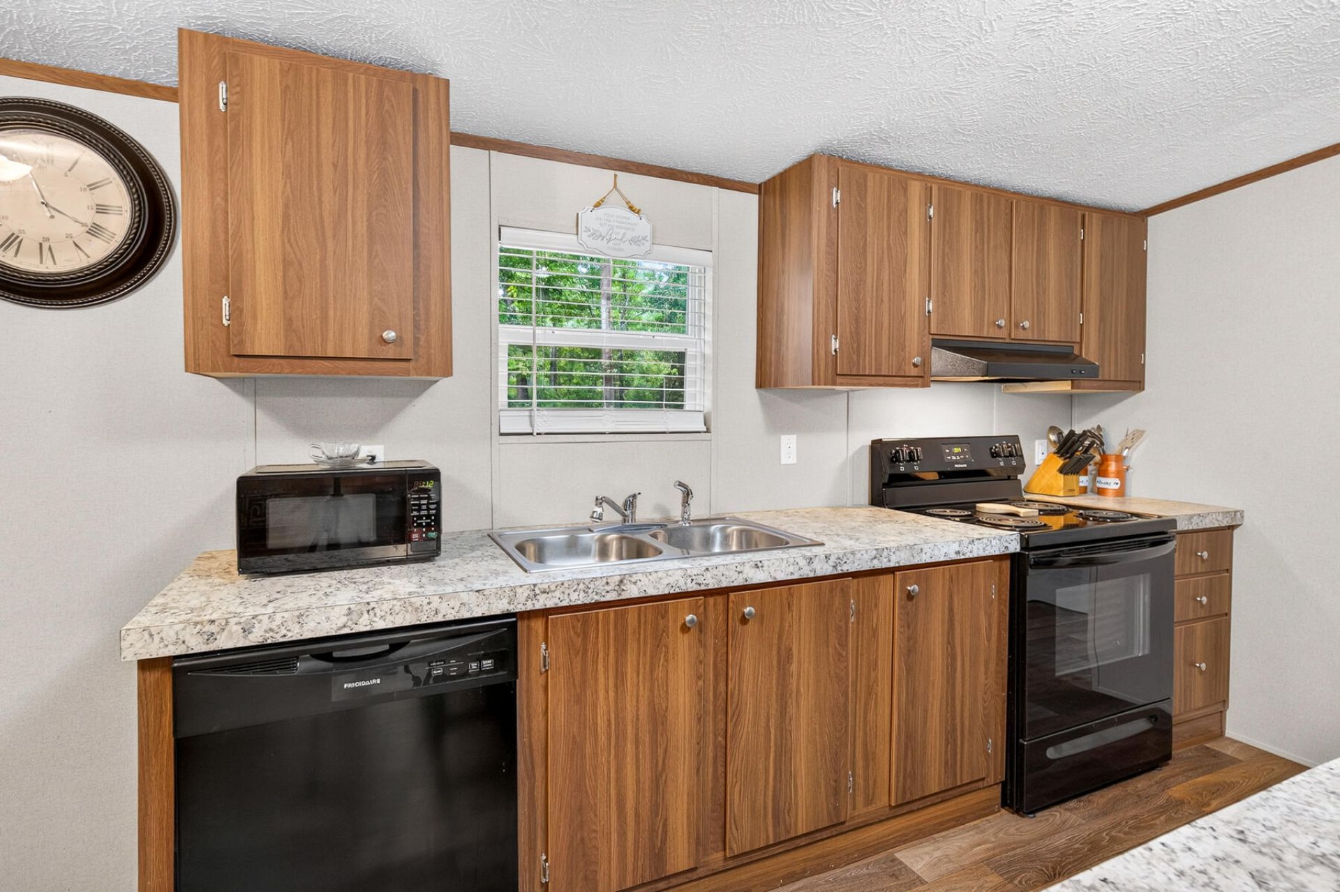 190 Miley Road Photo 15