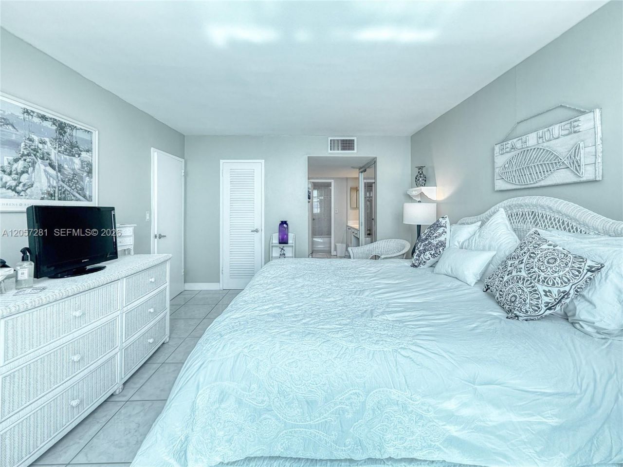 5701 Collins Ave , Unit 1508, Miami Beach, FL 33140 Photo