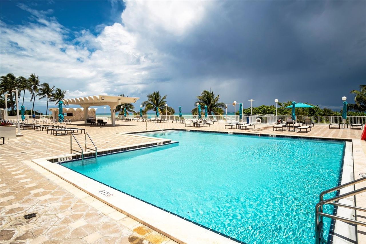 5701 Collins Ave , Unit 1508, Miami Beach, FL 33140 Photo