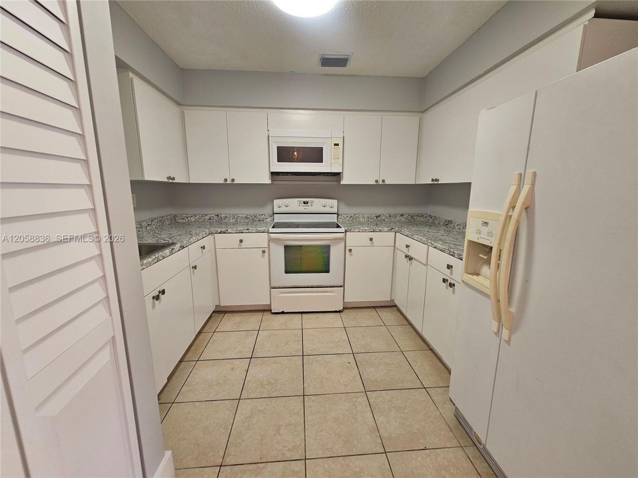 1373 NE 144th St , Unit -, Miami, FL 33161 Photo