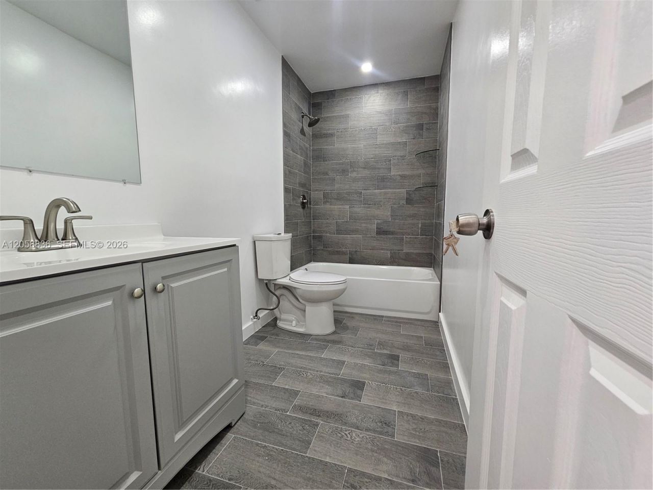 1373 NE 144th St , Unit -, Miami, FL 33161 Photo