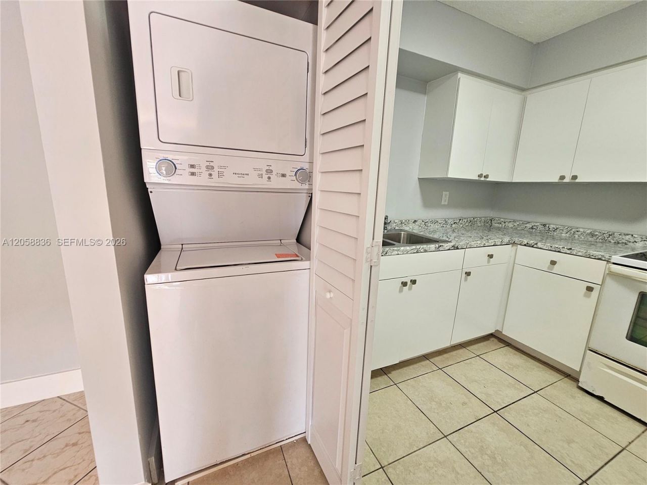1373 NE 144th St , Unit -, Miami, FL 33161 Photo