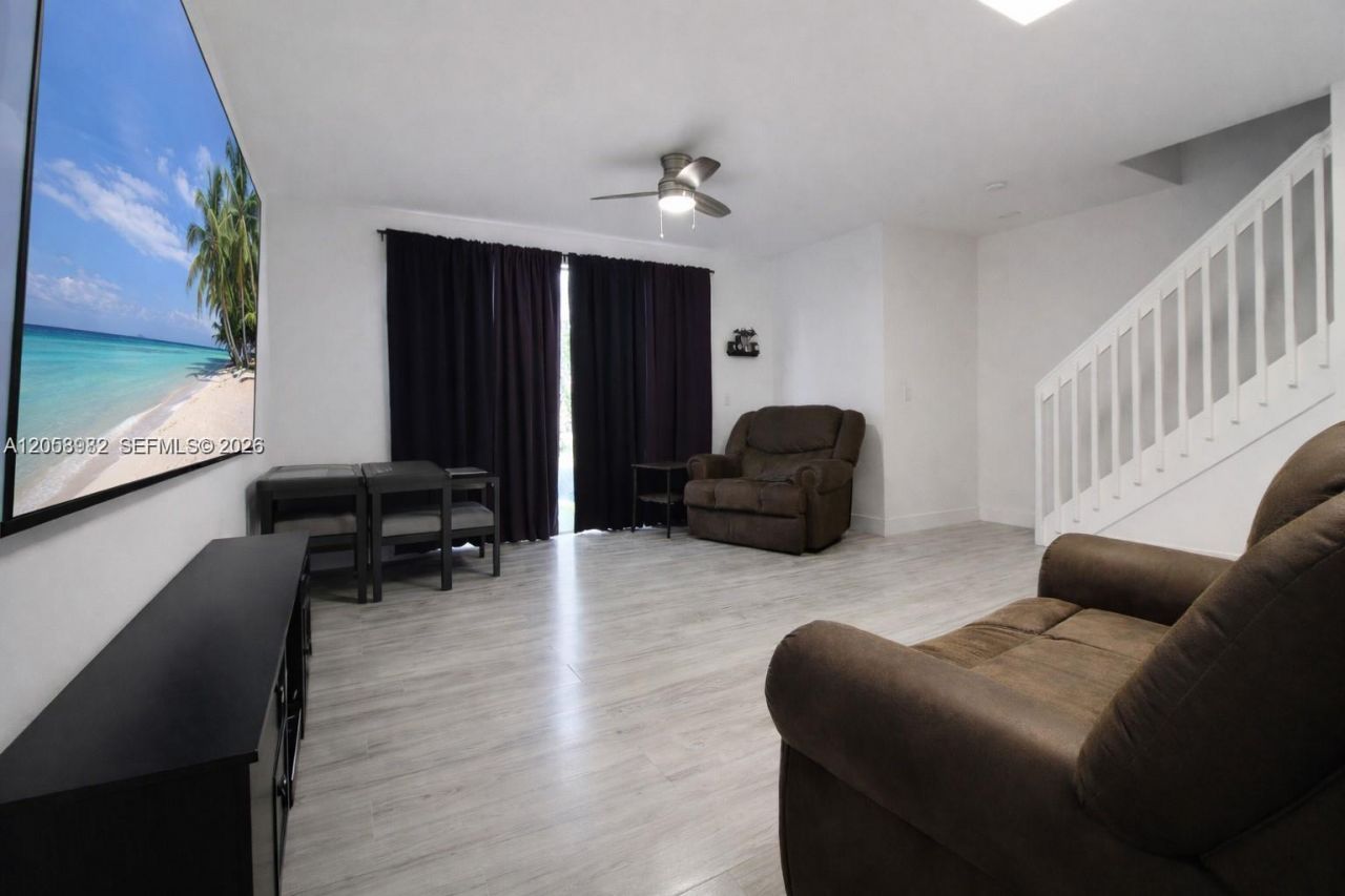 2264 NE 42nd Cir , Homestead, FL 33033 Photo