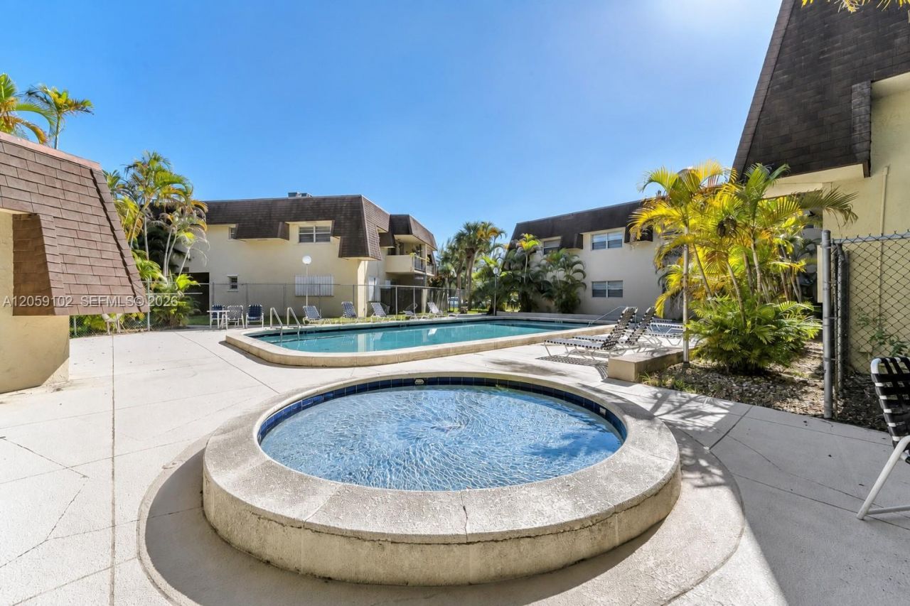 13710 SW 90th Ave , Unit 4, Miami, FL 33176 Photo