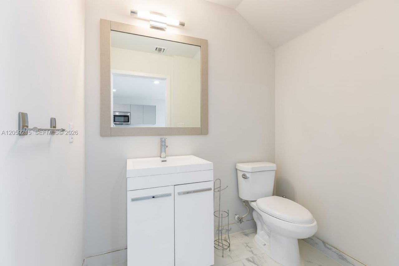 2505 NE 193rd St , Unit 4108, Miami, FL 33180 Photo