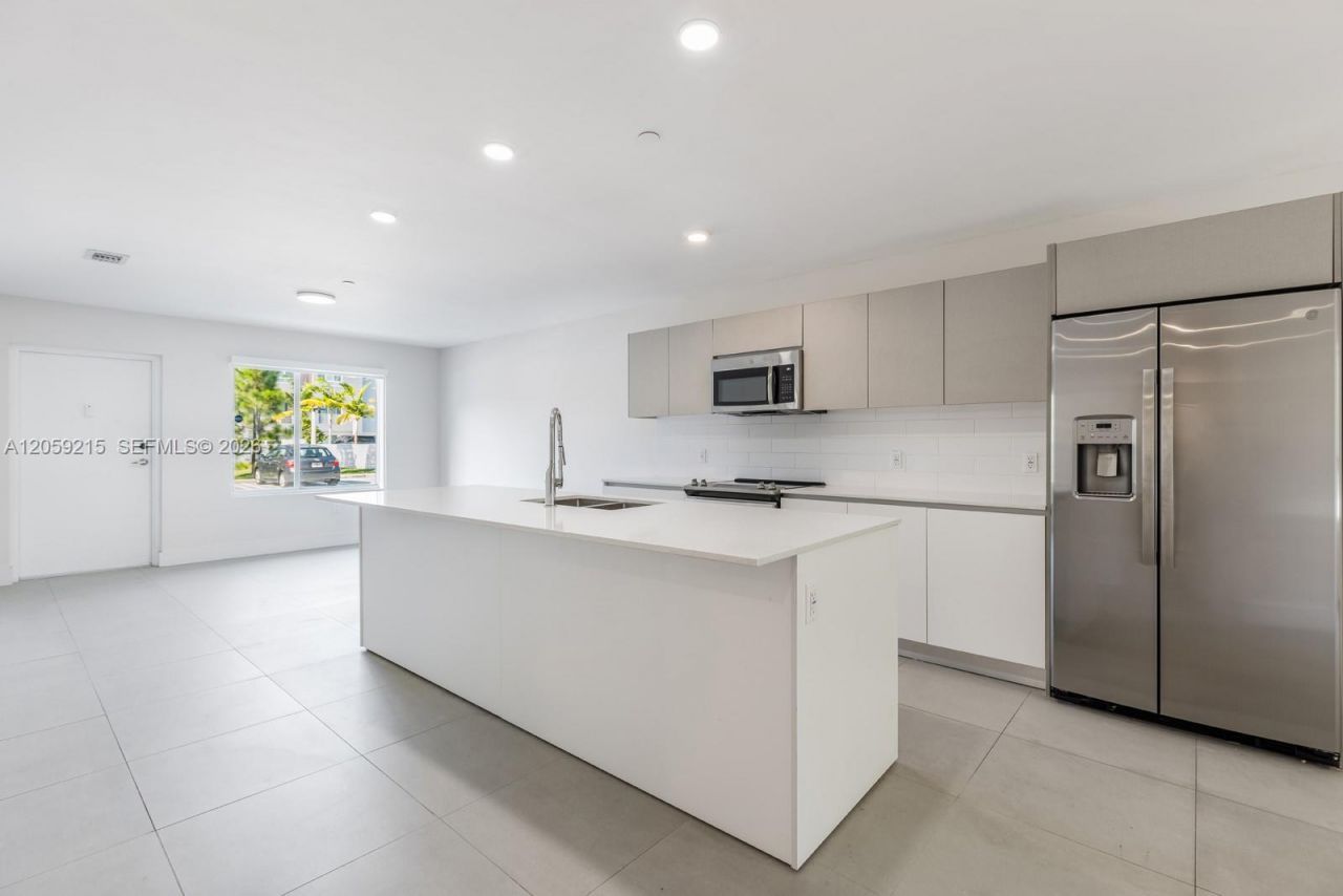 2505 NE 193rd St , Unit 4108, Miami, FL 33180 Photo