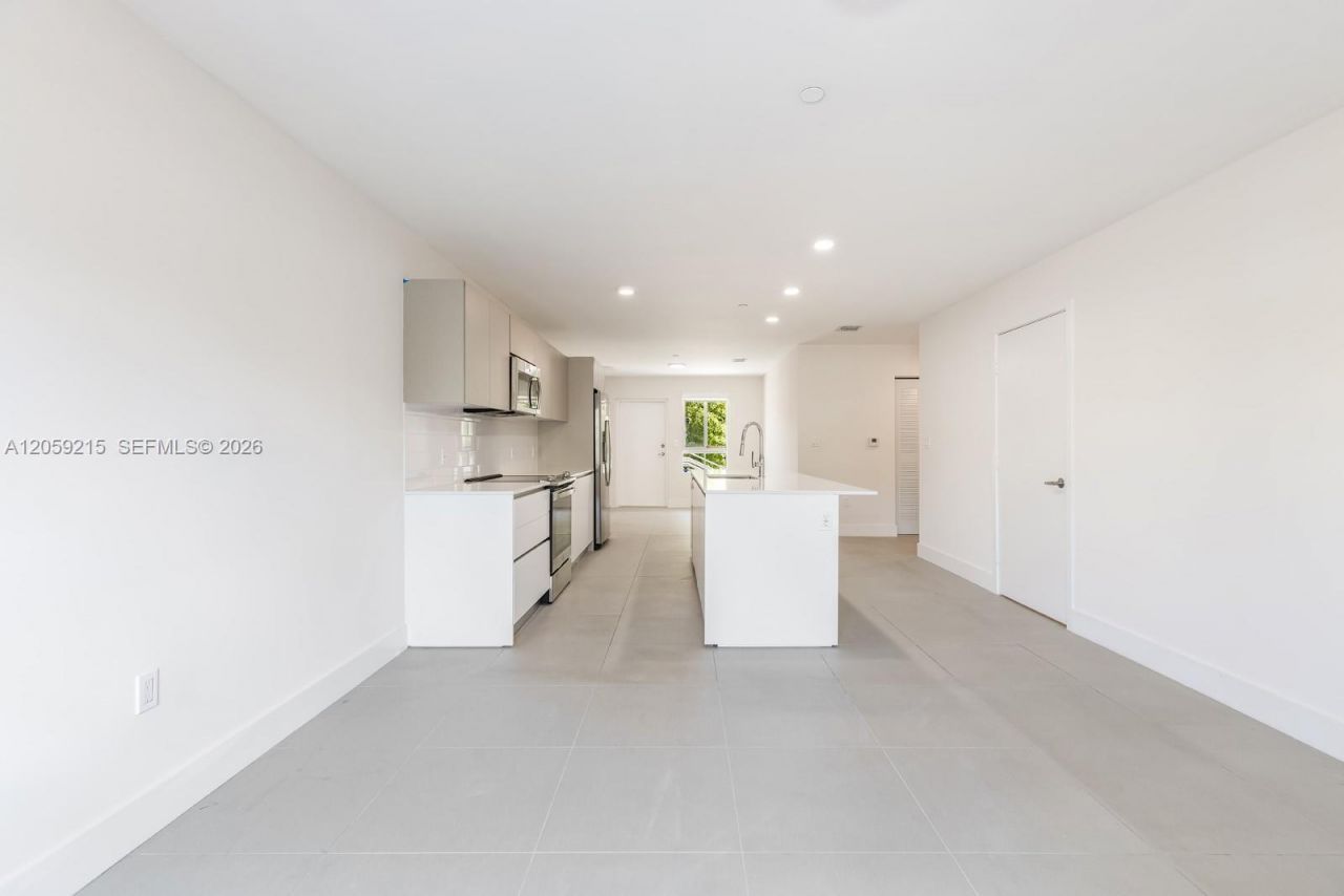 2505 NE 193rd St , Unit 4108, Miami, FL 33180 Photo