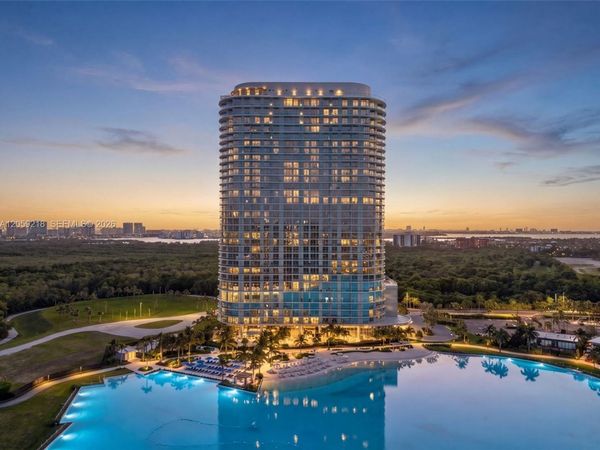 2411 Laguna Circle , Unit 2011, North Miami, FL 33181