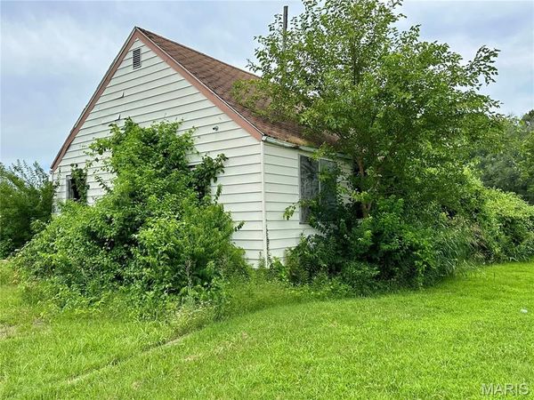 2011 Camp Jackson Road , Cahokia, IL 62206