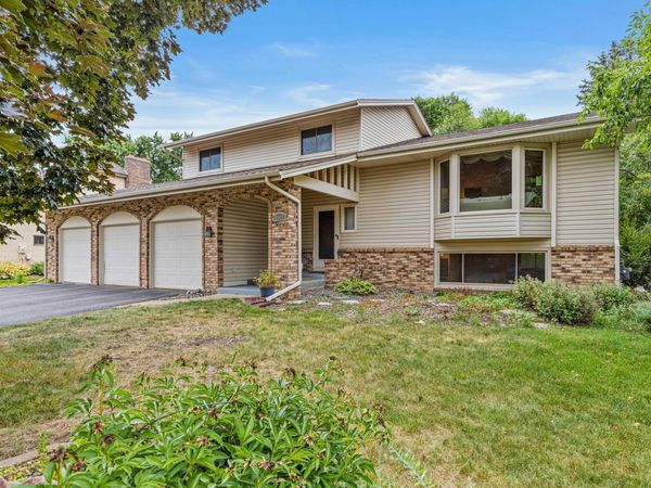 4640 Goldenrod Lane N, Plymouth, MN 55442