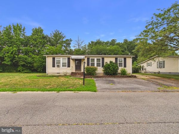 136 GORDON PLACE, DOVER, DE 19901