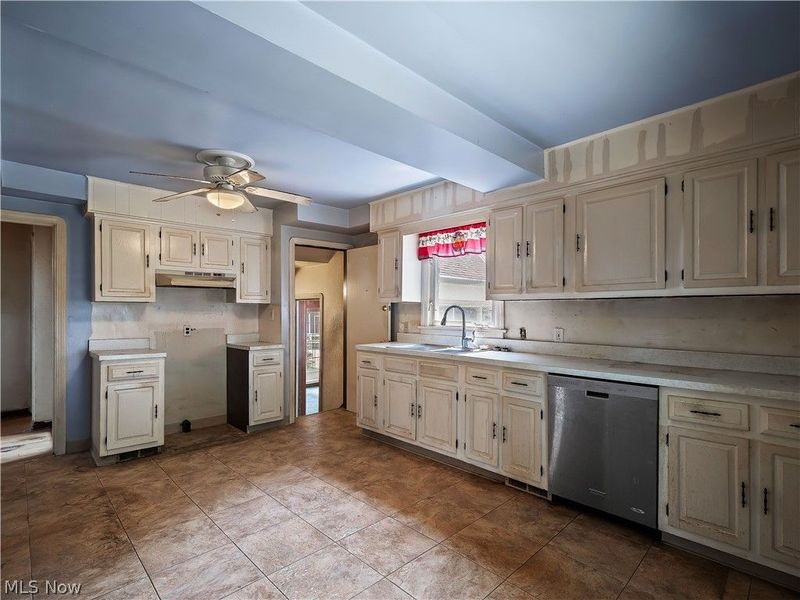 6531 Bonroi Drive , Seven Hills, OH 44131 Photo 13