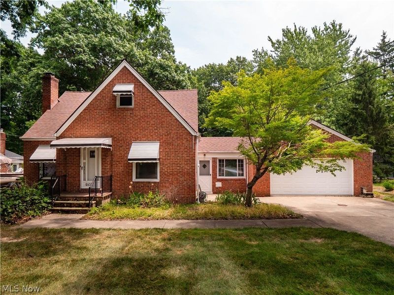6531 Bonroi Drive , Seven Hills, OH 44131 Photo 2