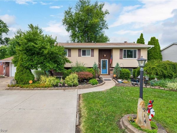 914 Stark Street , Sheffield Lake, OH 44054