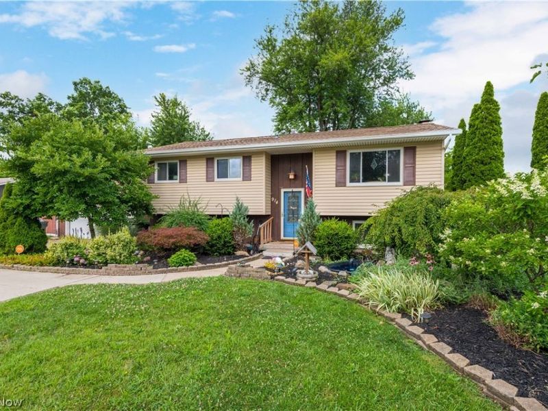 914 Stark Street , Sheffield Lake, OH 44054 Photo 2