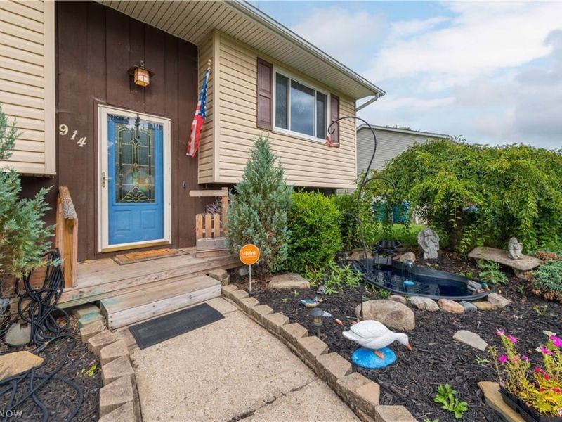 914 Stark Street , Sheffield Lake, OH 44054 Photo 4