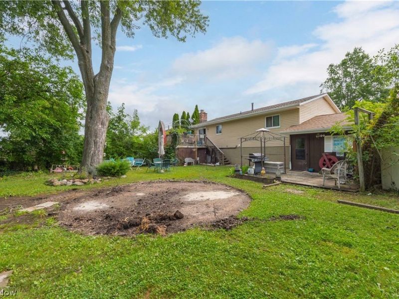 914 Stark Street , Sheffield Lake, OH 44054 Photo 45