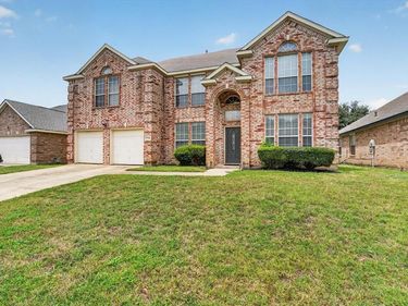 7724 Brook Meadow Lane, Fort Worth, TX 76133