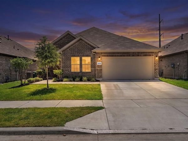 1016 Kirkham Way , Justin, TX 76247