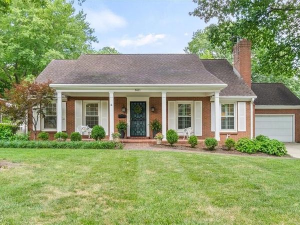 8611 Belleview Avenue, Kansas City, MO 64114