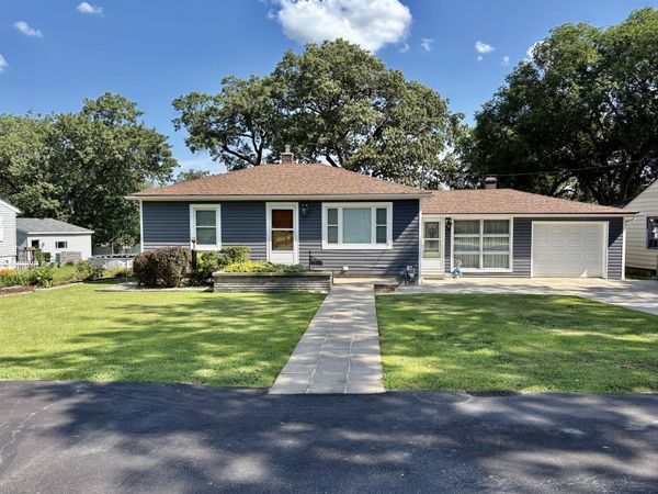 1023 Riverlane Drive , Lake Station, IN 46405
