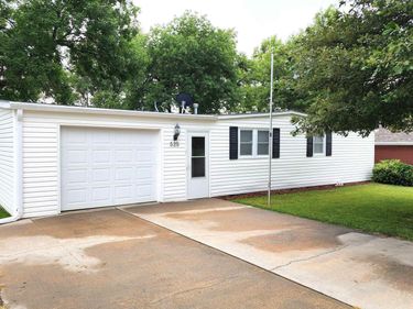 525 E 1st (House only) Street, Hickman, NE 68372