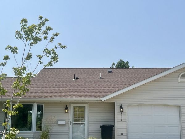 2704 MISTWOOD Court , Grand Forks, ND 58201