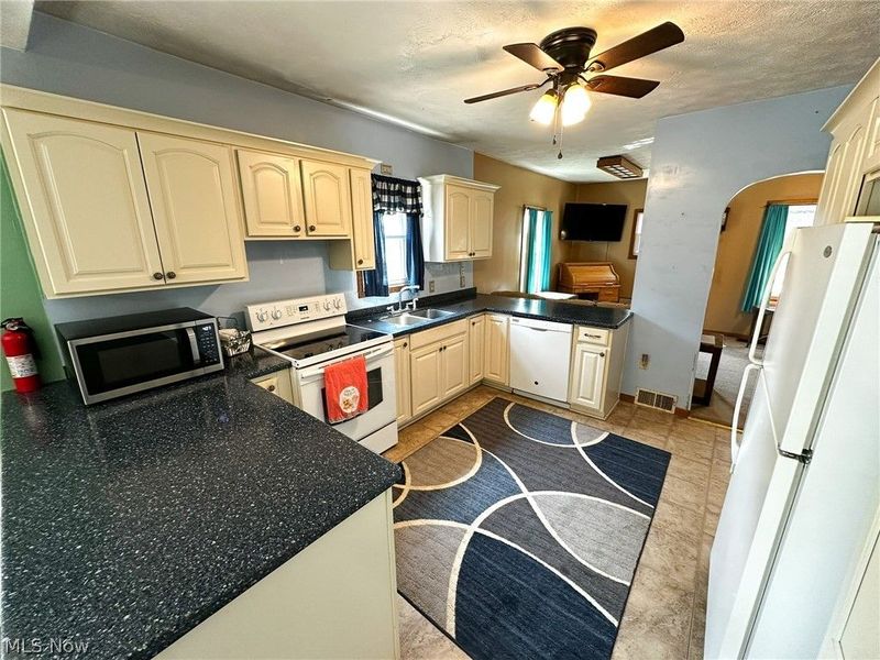 3570 Shepler Church Avenue SW, Canton, OH 44706 Photo 27
