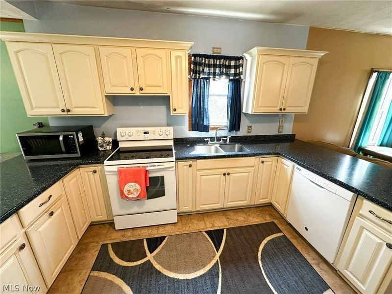 3570 Shepler Church Avenue SW, Canton, OH 44706 Photo 28