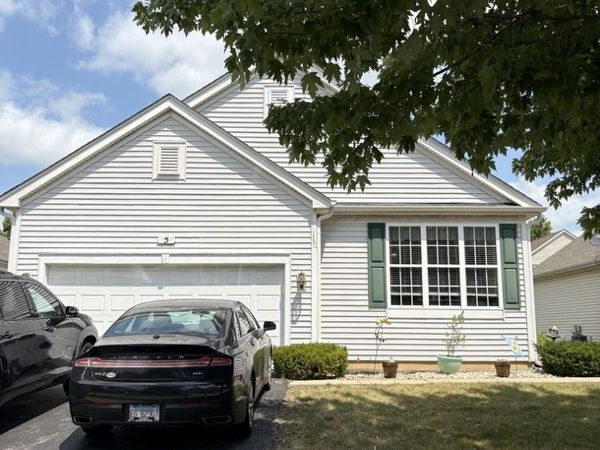 5 E HAGUE Drive , Antioch, IL 60002