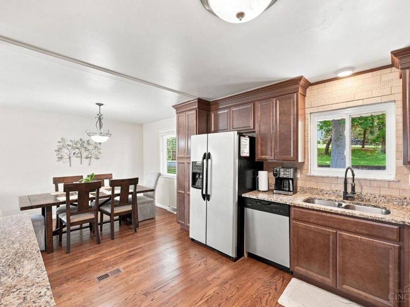 3285 Bellacre Court, Cincinnati, OH 45248 Photo 12