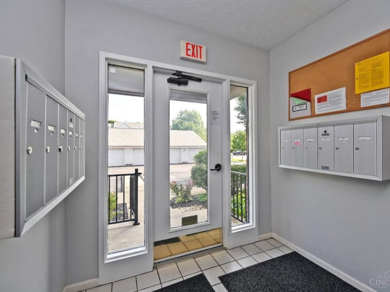 7392 Ridgepoint Drive, Unit 3, Anderson Twp, OH 45230 Photo 3