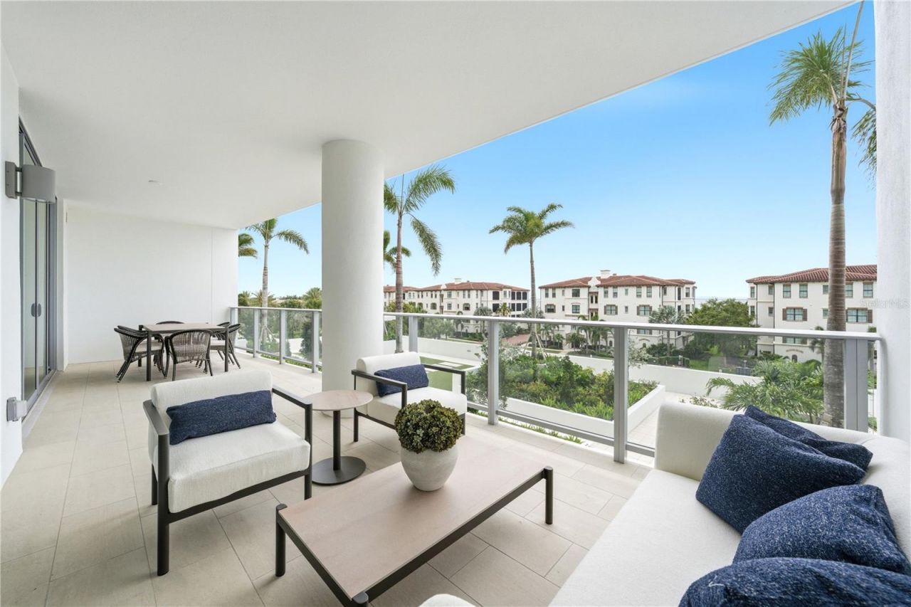 5713 Bowen Daniel Drive, Unit 402, Tampa, FL 33616 Photo