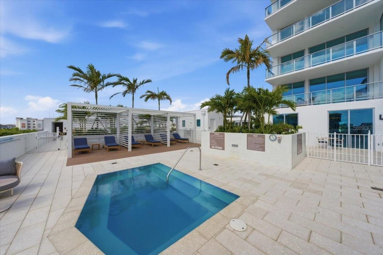 5713 Bowen Daniel Drive, Unit 402, Tampa, FL 33616 Photo