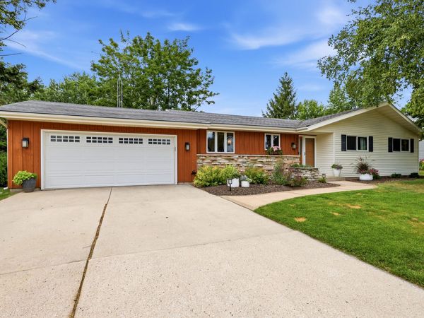1020 S Washington Dr, Howards Grove, WI 53083