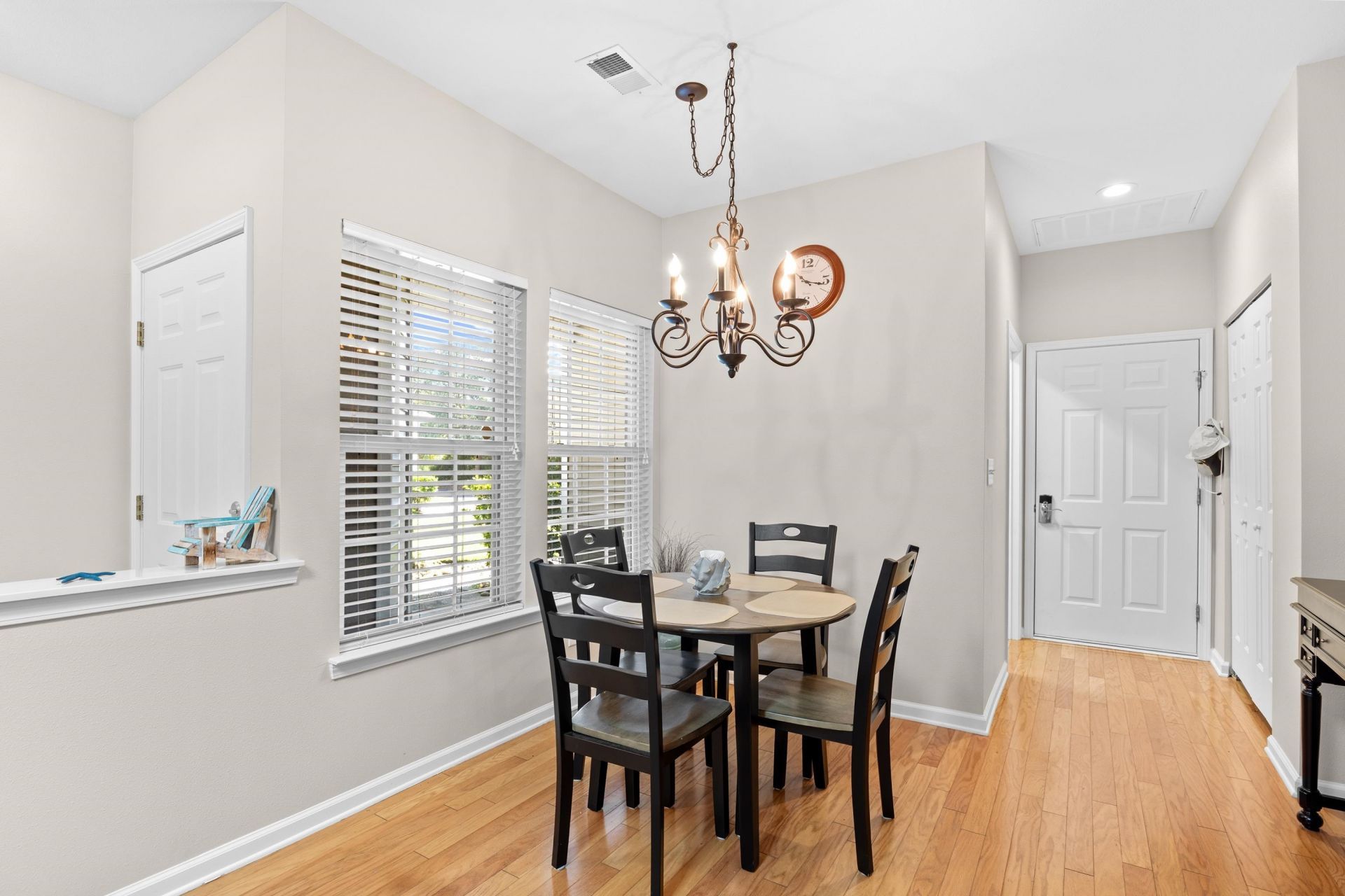 724 Pinehurst Ln.  Photo 6